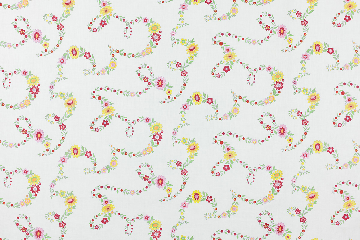 DAISY - Spring (Boxcar)http://www.raoultextiles.com/traderimages/designs/327A29.jpg